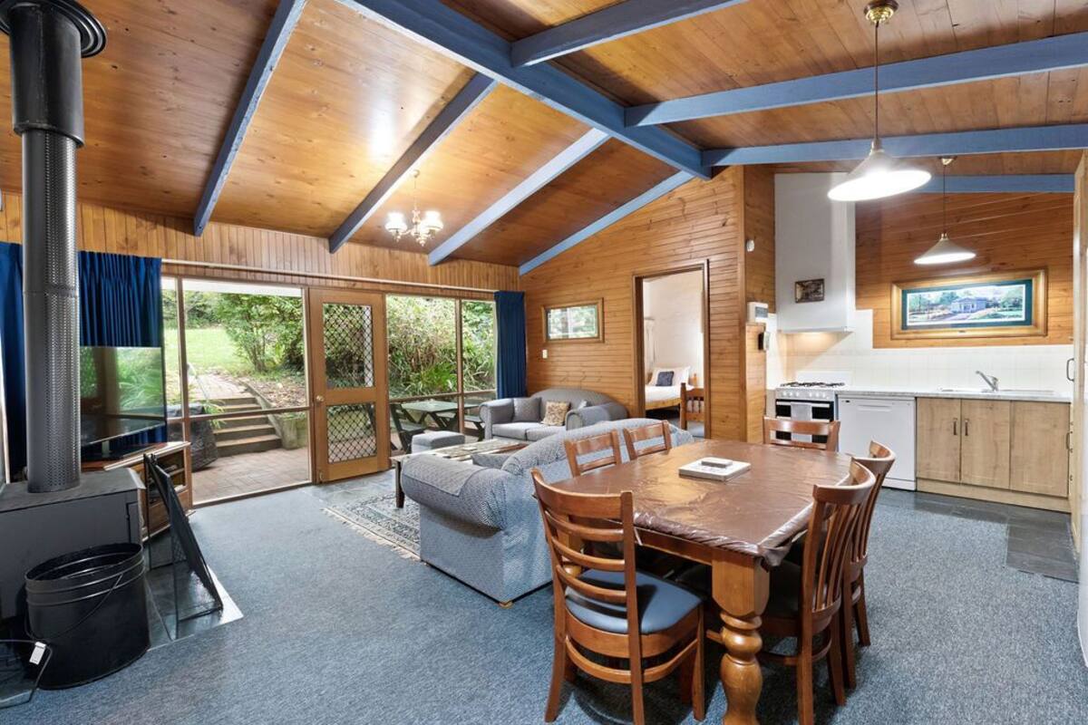 Garden Chalet | WiFi (free), individually furnished, bed sheets