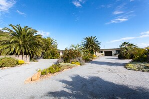 View from room - Modra's Apartments (Tumby Bay)