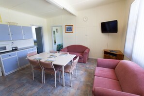LED TV, DVD player - Modra's Apartments (Tumby Bay)