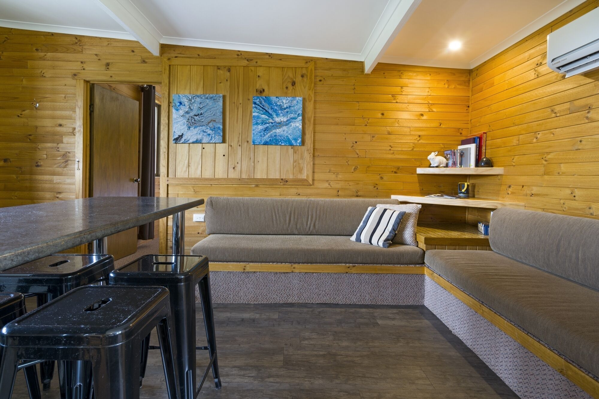 Mole Creek Cabins — image 9