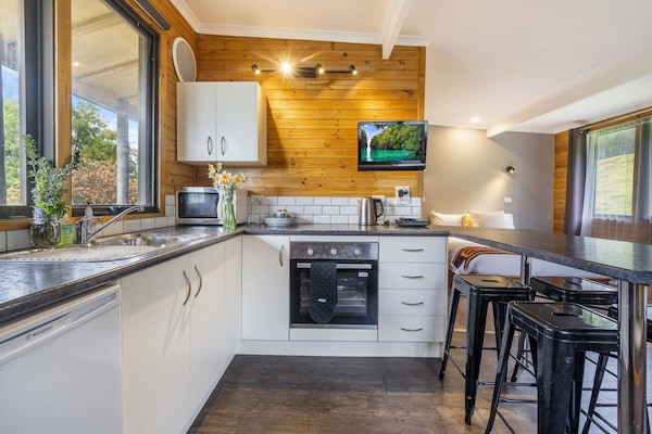 Cabaña panorámica, vista a la montaña | Cocineta privada | Microondas, horno, cafetera y tetera y tetera eléctrica