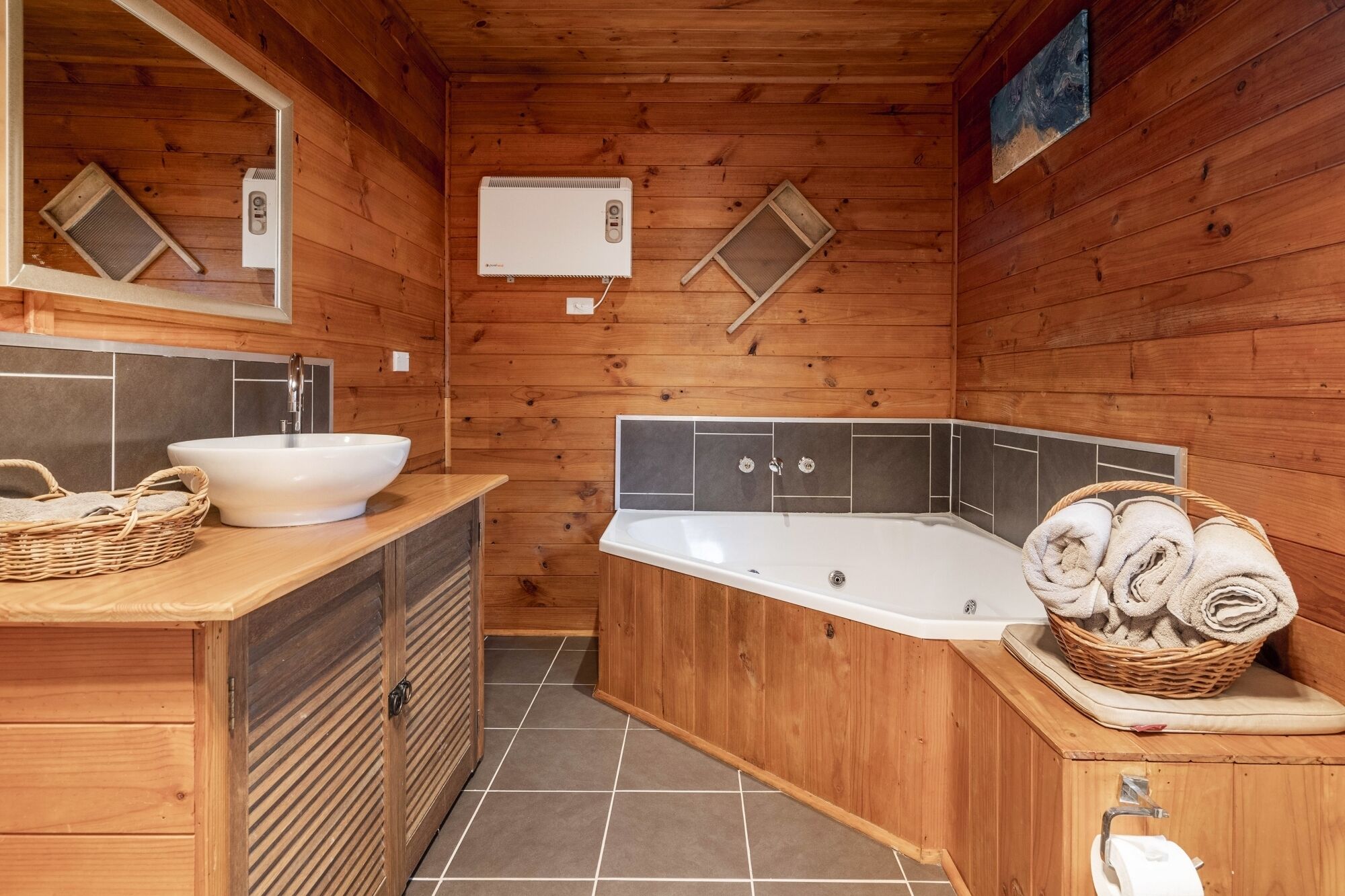 Mole Creek Cabins — image 14