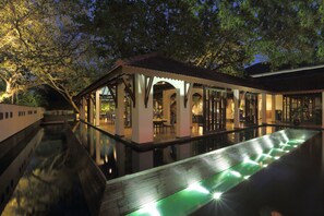 3 restaurants, breakfast, lunch, dinner served; Indian cuisine - The Diwa Club by Alila Diwa Goa - A Hyatt Brand (Majorda)