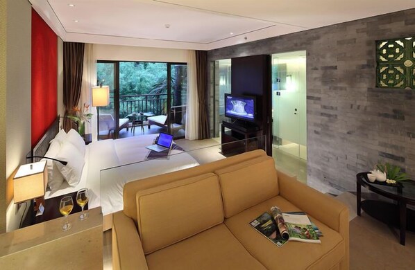 ミニバー、セーフティボックス (室内)、デスク、遮光カーテン