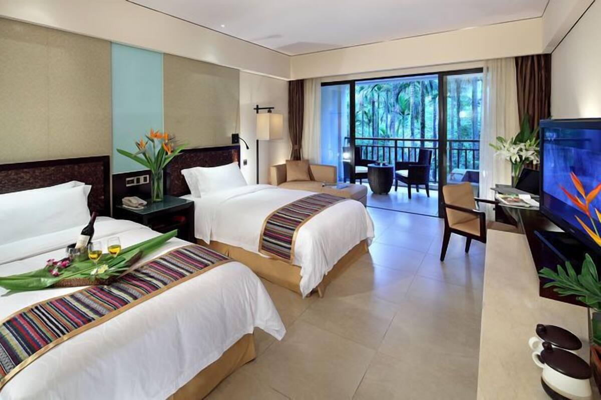 Minibar, in-room safe, desk, blackout curtains