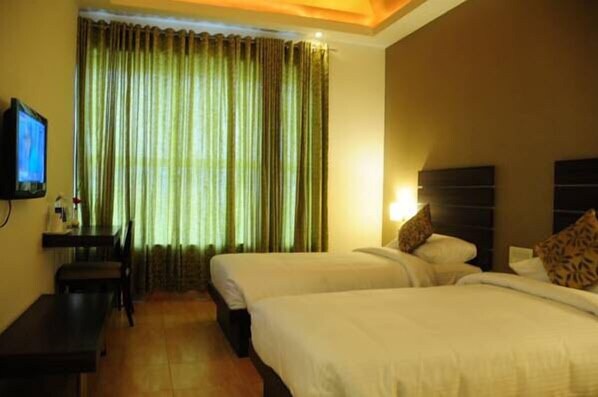 Phòng Tiêu chuẩn | Két bảo mật tại phòng, bàn, phòng cách âm, giường gấp/giường phụ