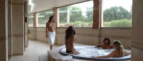 桑拿、热水浴缸、湿蒸房、身体护理、按摩/护理室