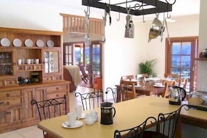Dining - The Summit Rainforest Retreat (Atherton)