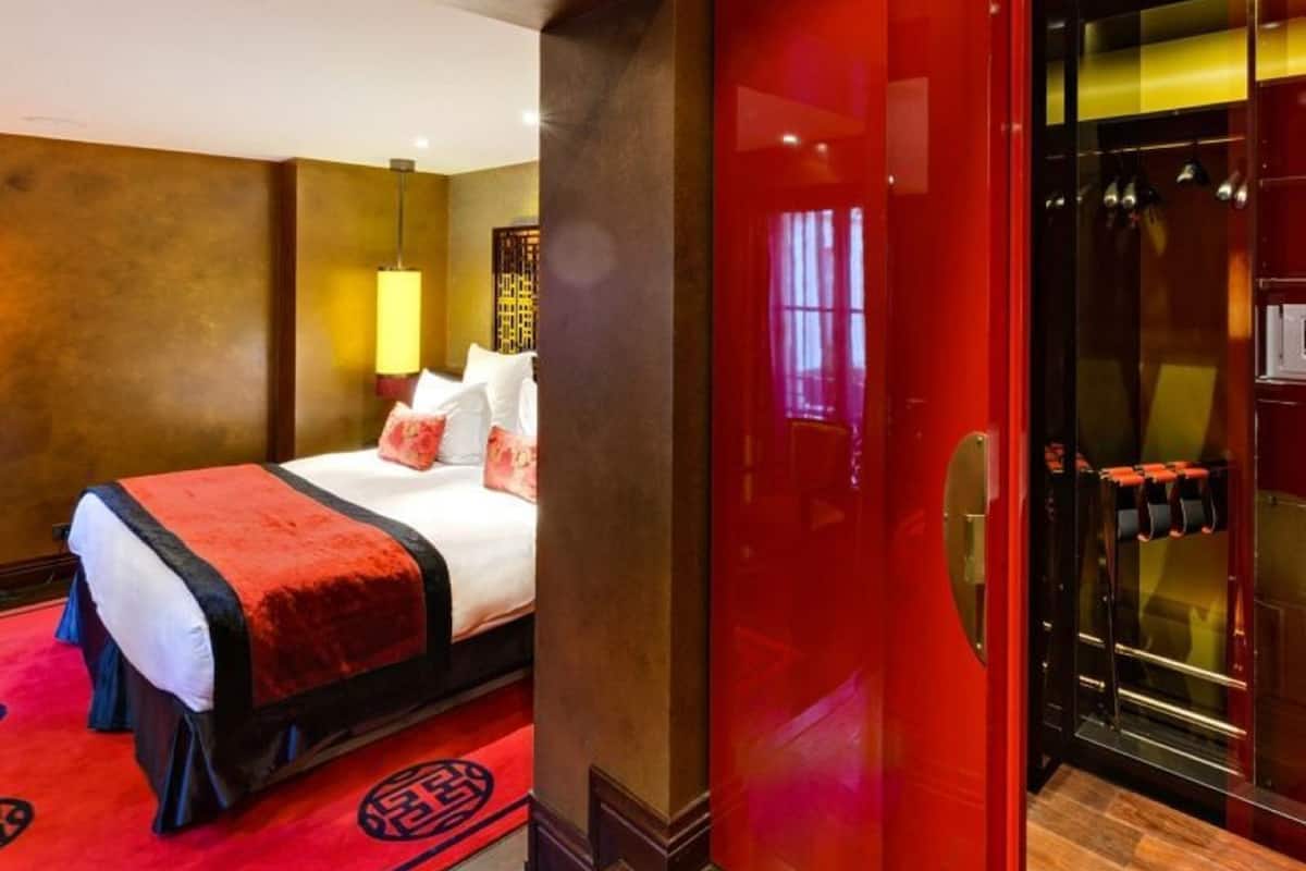 Prestige Suite | Egyptian cotton sheets, premium bedding, minibar, in-room safe