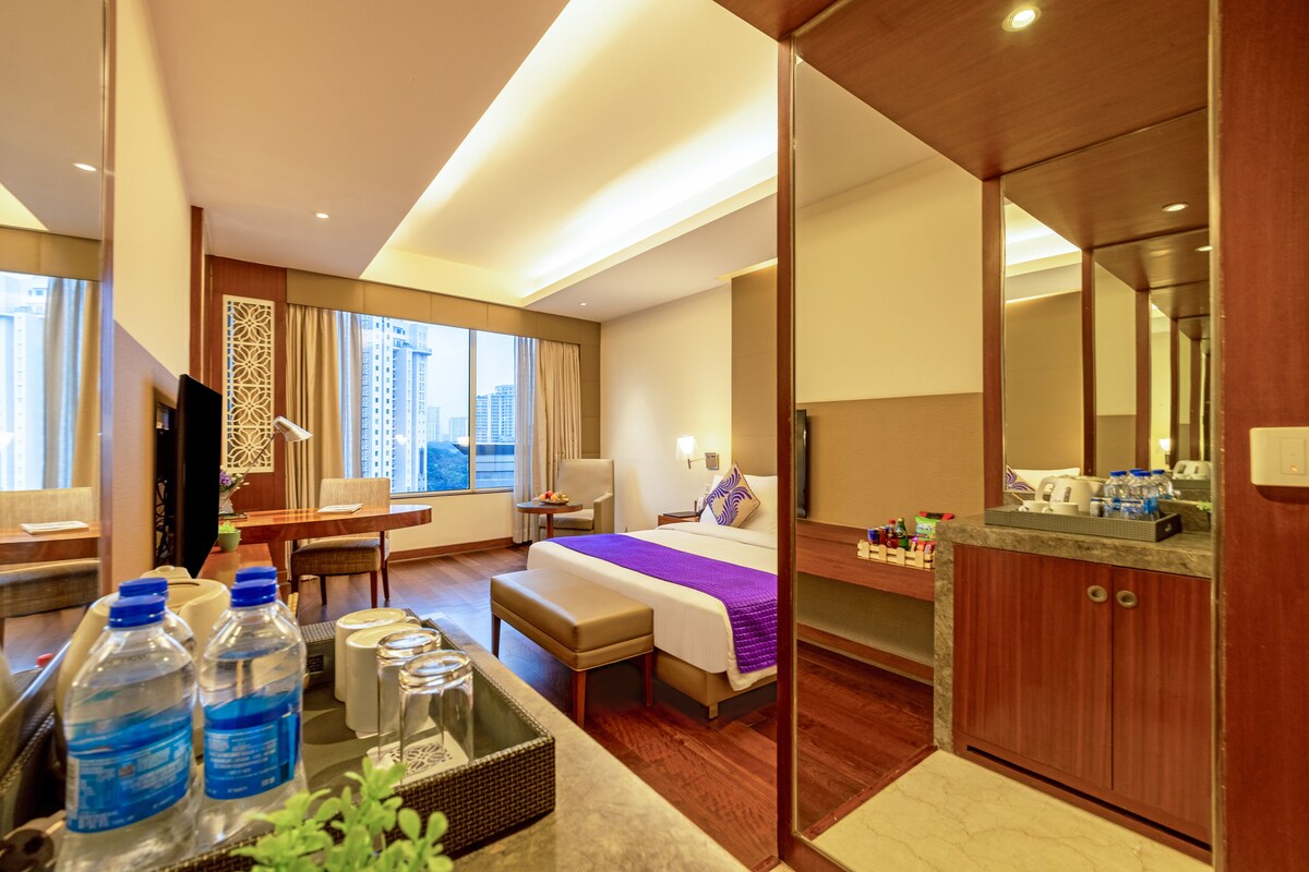 Chambre Club double | Literie de qualité, coffre-fort, bureau