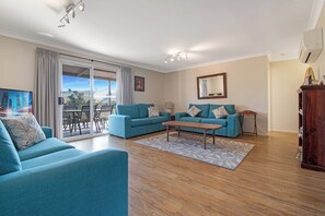 River Gum Cottage | Living area