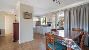 River Gum Cottage | Private kitchen