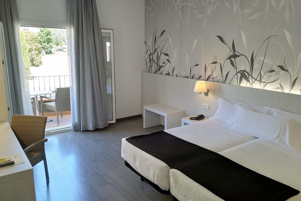 1 bedroom, in-room safe, desk, free wifi