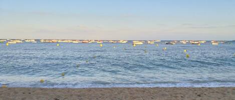 ชายหาด
