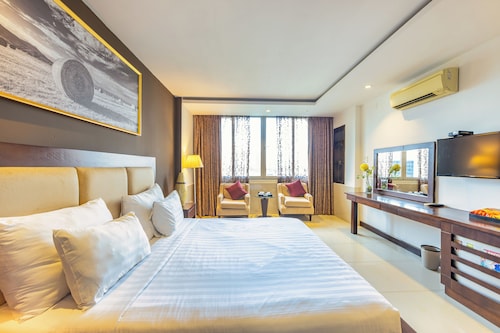 The Noble Swan Central Dong Du Hotel