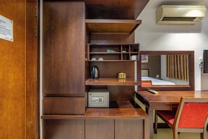 Deluxe Room | Room amenity - The Noble Swan Central Dong Du Hotel (Ho Chi Minh City)