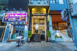 Exterior - The Noble Swan Central Dong Du Hotel (Ho Chi Minh City)