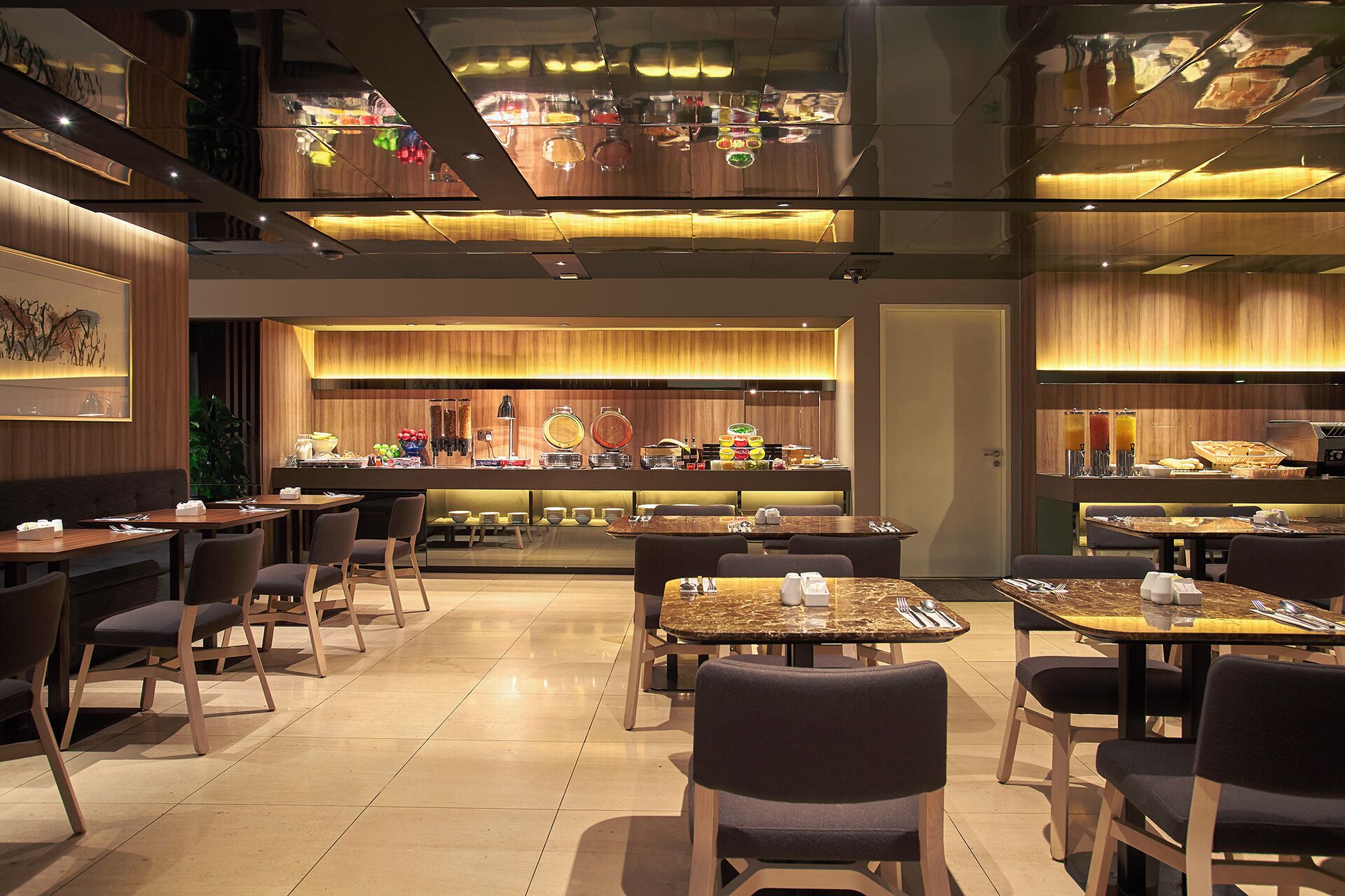 Desayuno buffet entre semana (SGD 30 por persona) 