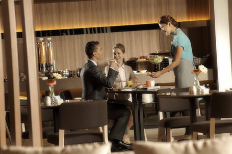 Pan Pacific Serviced Suites Beach Road, Singapore - Image 28