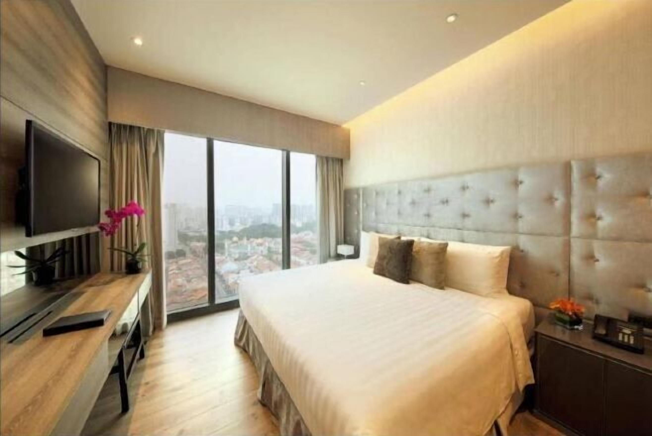 Egyptian cotton sheets, premium bedding, in-room safe, desk