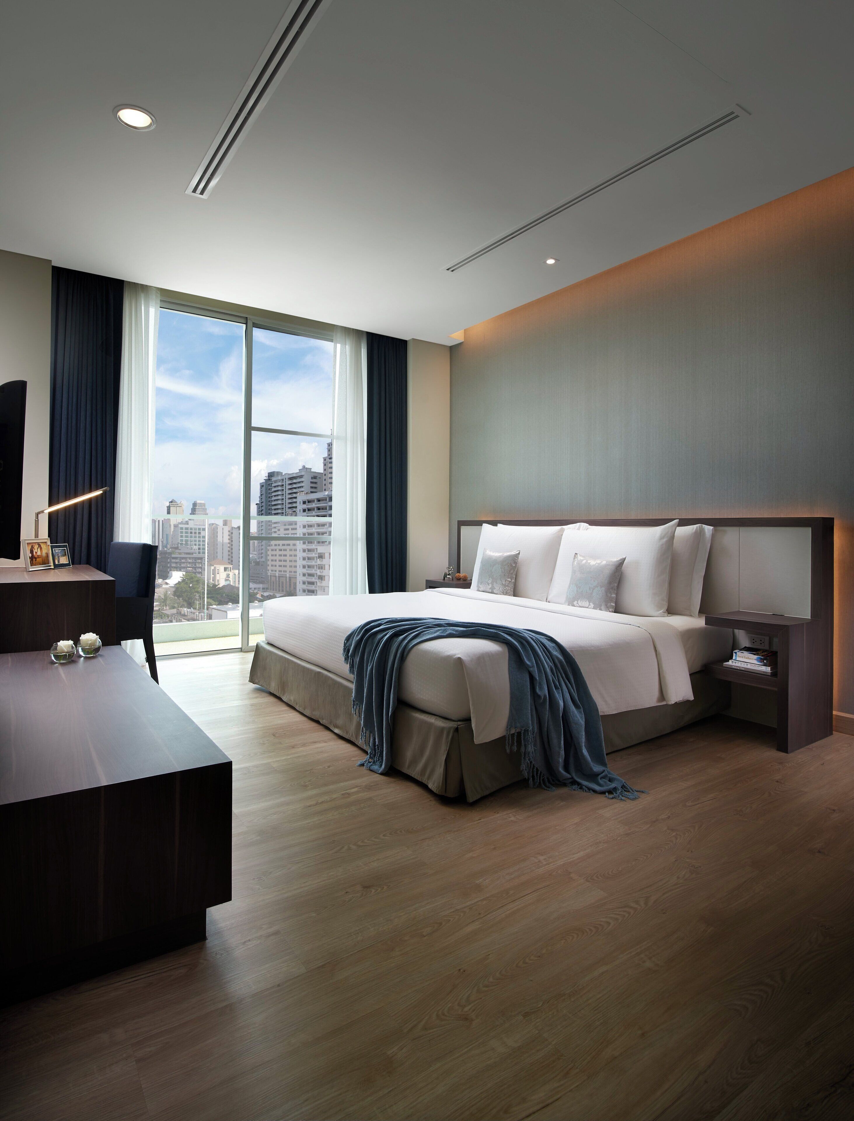 1 bedroom, premium bedding, in-room safe, desk
