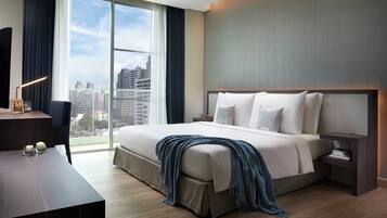 1 bedroom, premium bedding, in-room safe, desk