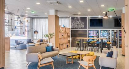 Madrid Airport Suites, Affiliated by MeliĂĄ