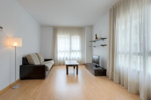 In-room safe, soundproofing, iron/ironing board, free WiFi - Madrid Airport Suites, Affiliated by Meliá (Madrid)