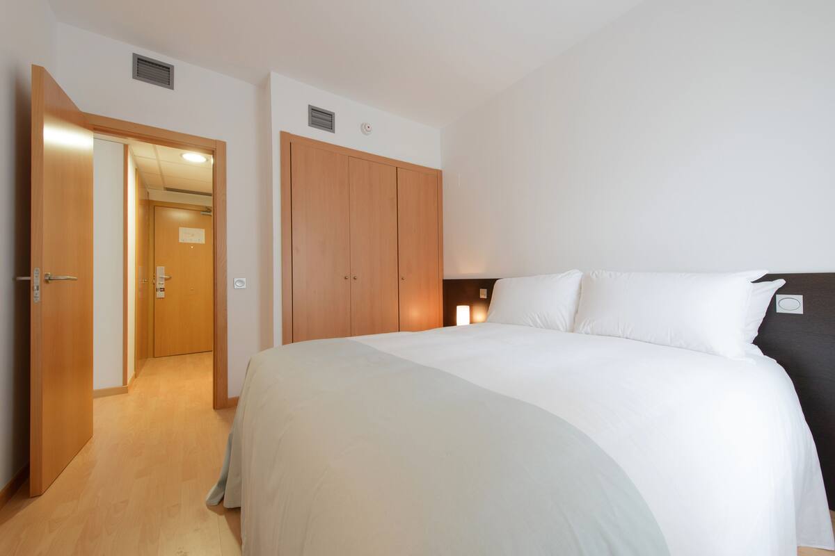 Zimmersafe, schallisolierte Zimmer, Bügeleisen/Bügelbrett