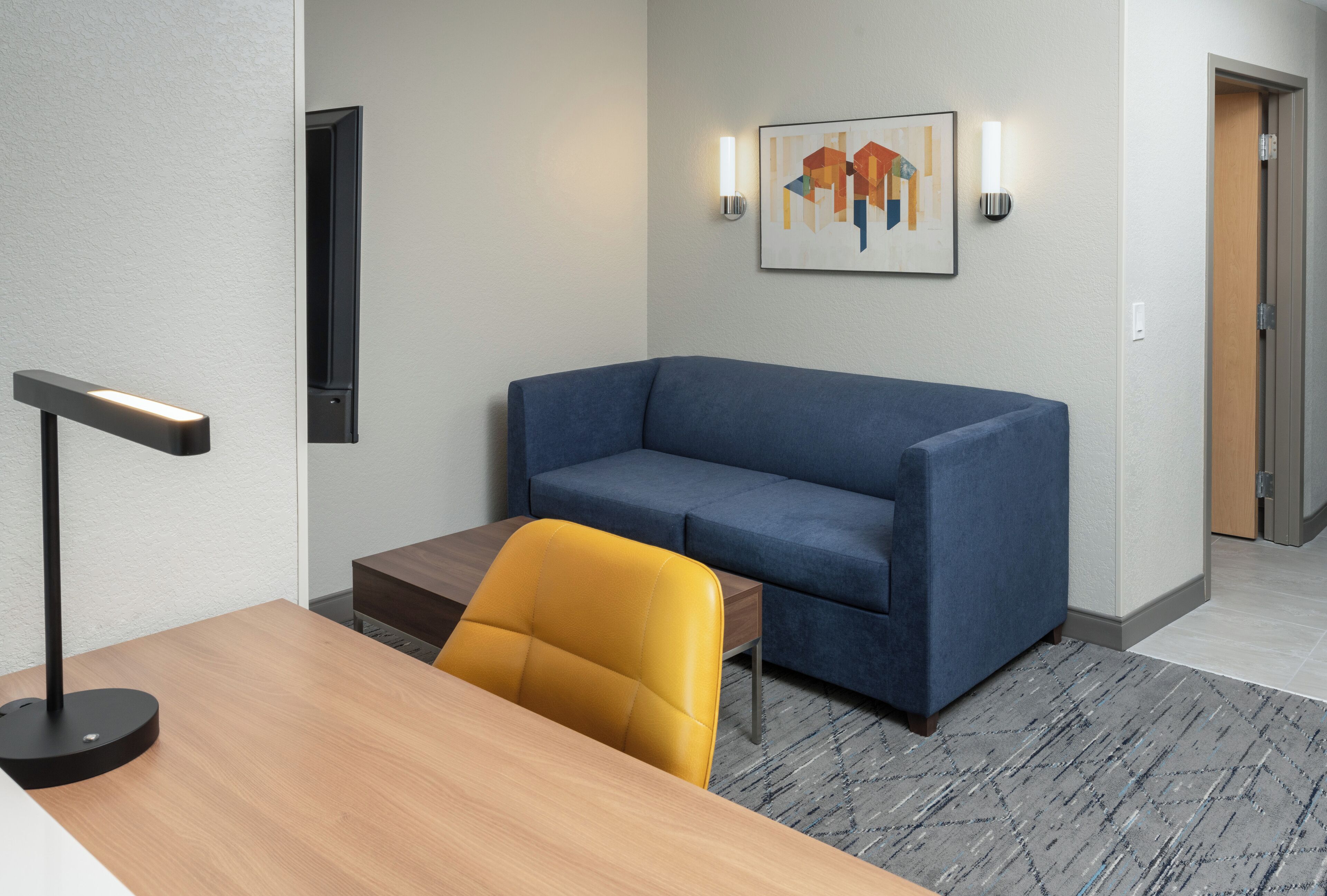 premium bedding, in-room safe, desk, laptop workspace