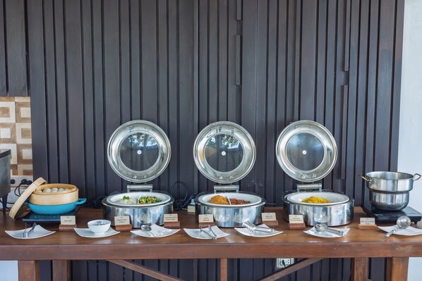 Daily to-go breakfast (THB 600 per person)