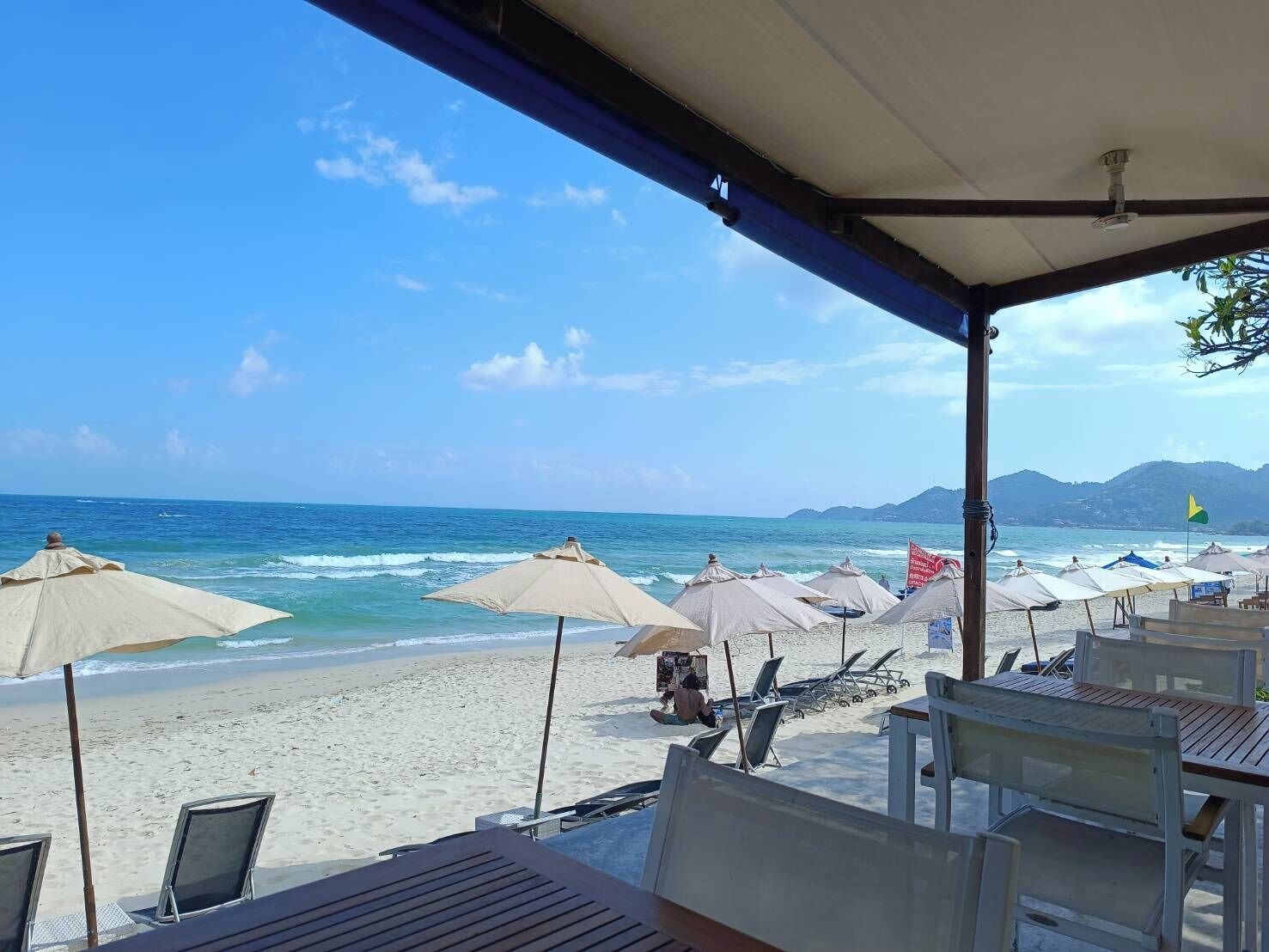 On the beach, white sand, beach bar, kayaking