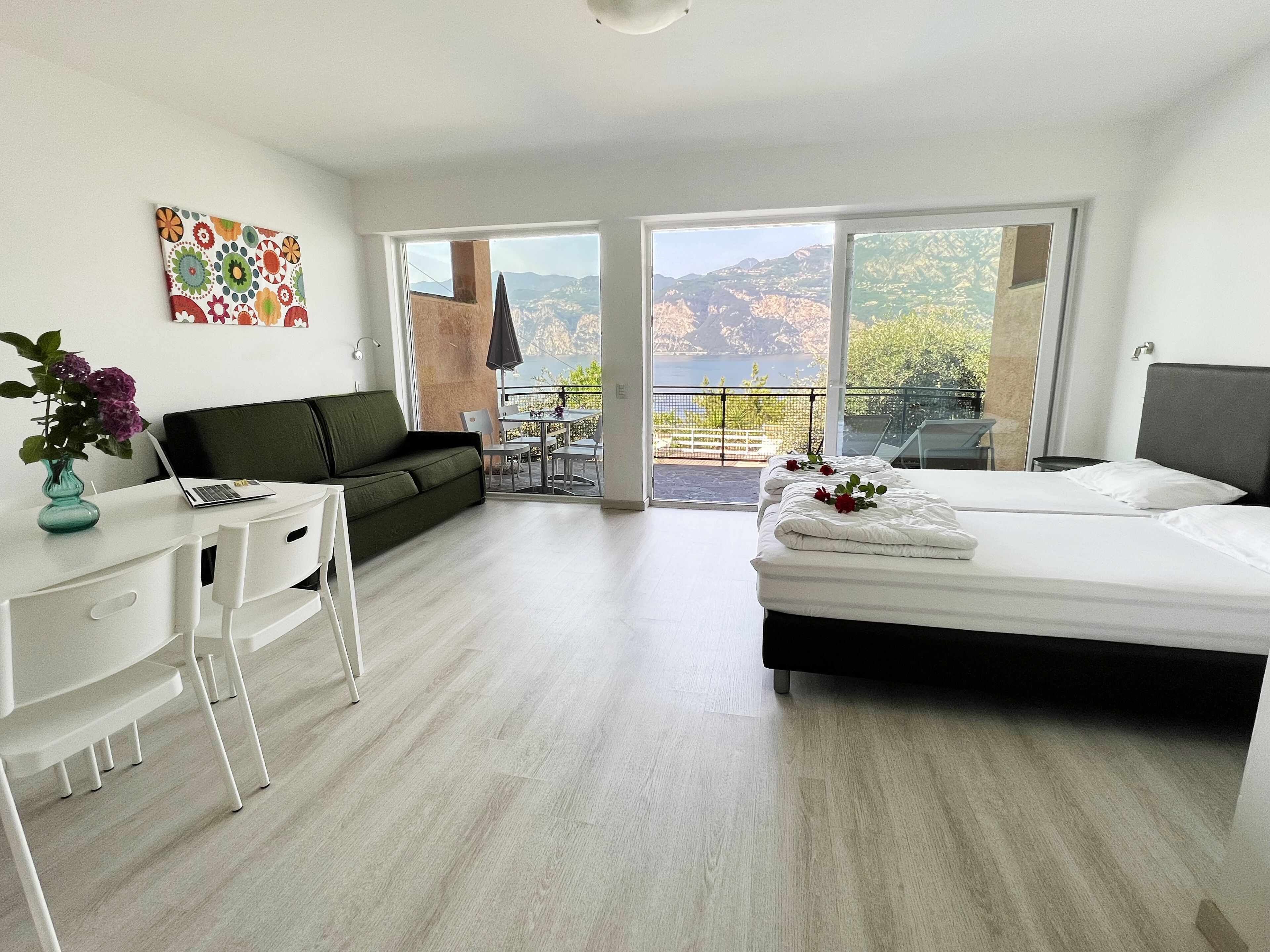 Studio | Living area | 32-inch LCD TV with satellite channels, TV, table tennis