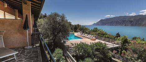 إطلالة من الشرفة