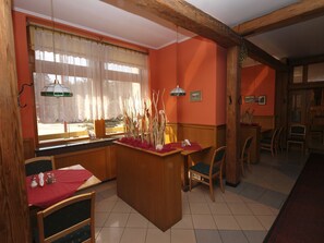 Dining - Holiday Hotel Macocha (Blansko)