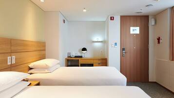 ๋๋ญ์ค ํธ์๋ฃธ, ์ฅ์ ์ธ ์ง์ (2 Single Beds) | ๊ฐ์ค์์ ๋ณด์ด๋ ์ ๋ง