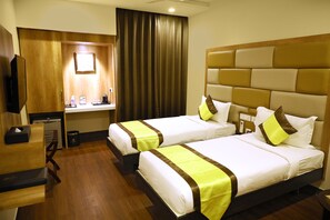 Chambre familiale double ou avec lits jumeaux | 1 chambre, minibar contenant certains articles gratuits, coffre-fort