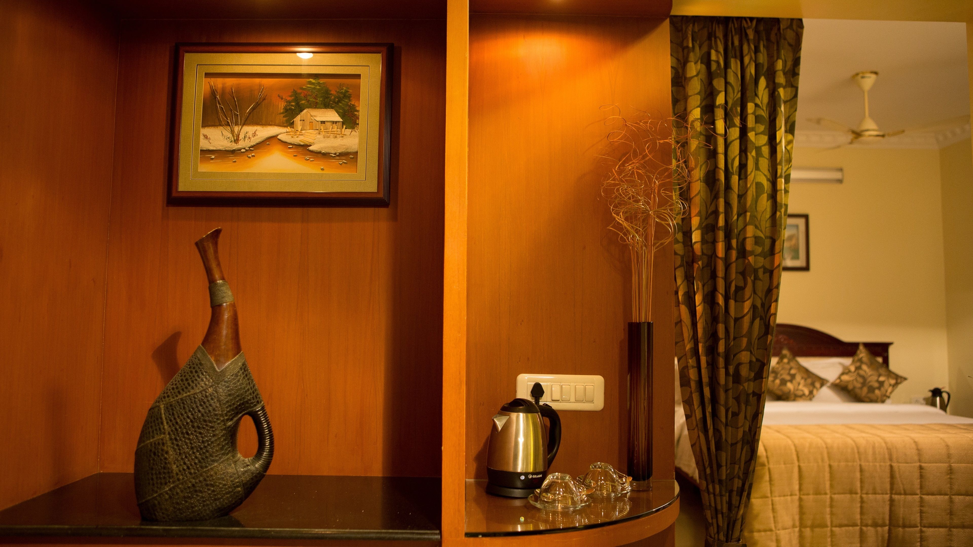 executive room | 1 bedroom, free minibar items, in-room safe, desk