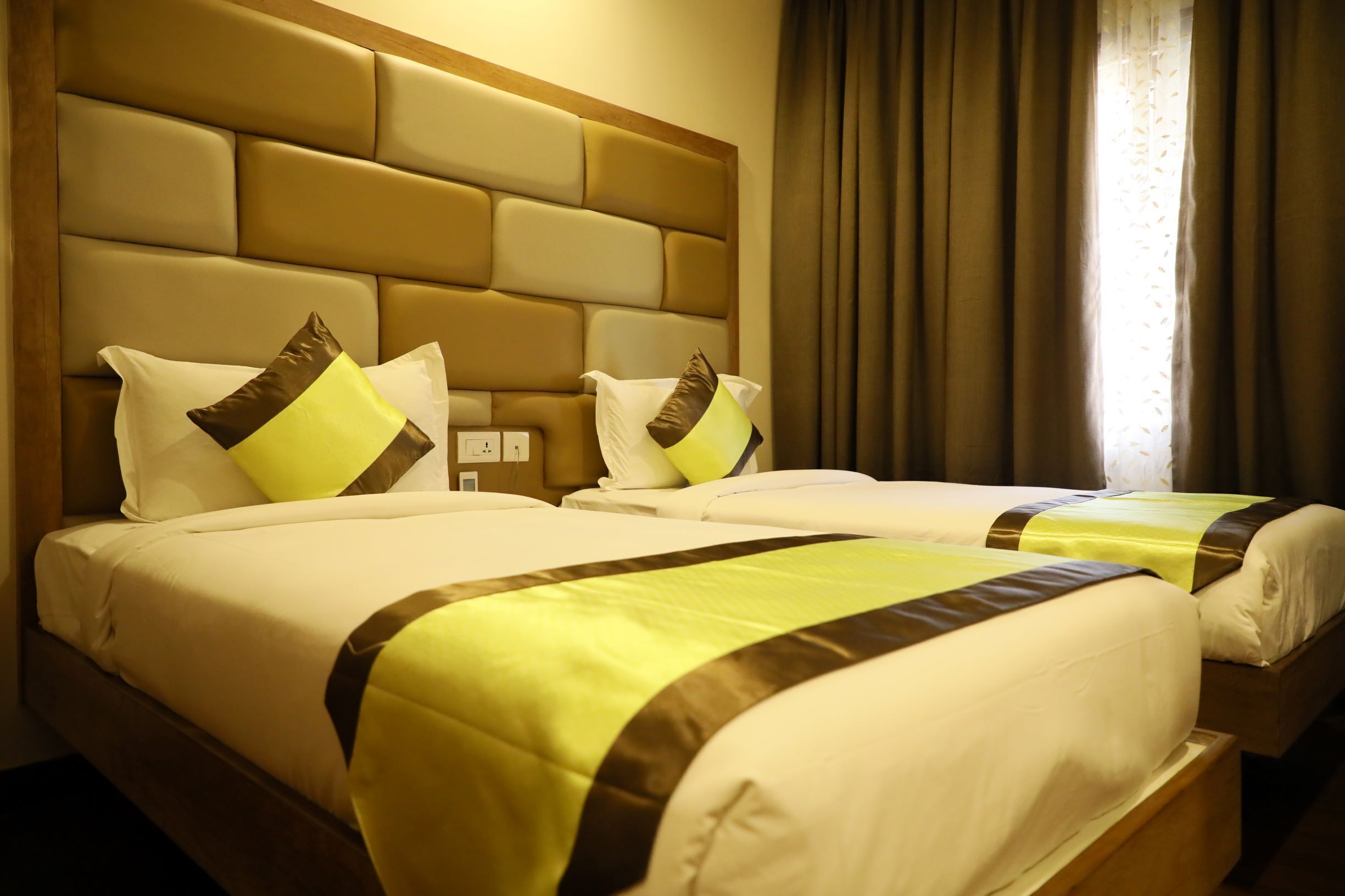 family double or twin room | 1 bedroom, free minibar items, in-room safe, desk