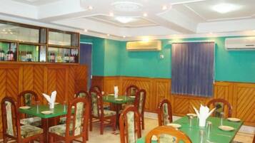 2 restoran, masakan India