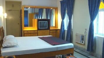 Ekonomi, dengan Penyaman Udara | Dihias secara berasingan, meja, Wi-fi percuma