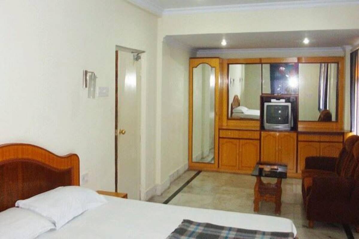 Standard Room ( A/C ) | Individually decorated, desk, free WiFi