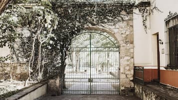 Habitación Deluxe, 2 camas Queen size | Terraza o patio