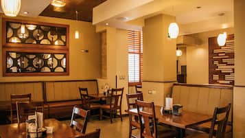 Tägliches inbegriffenes Frühstücksbuffet