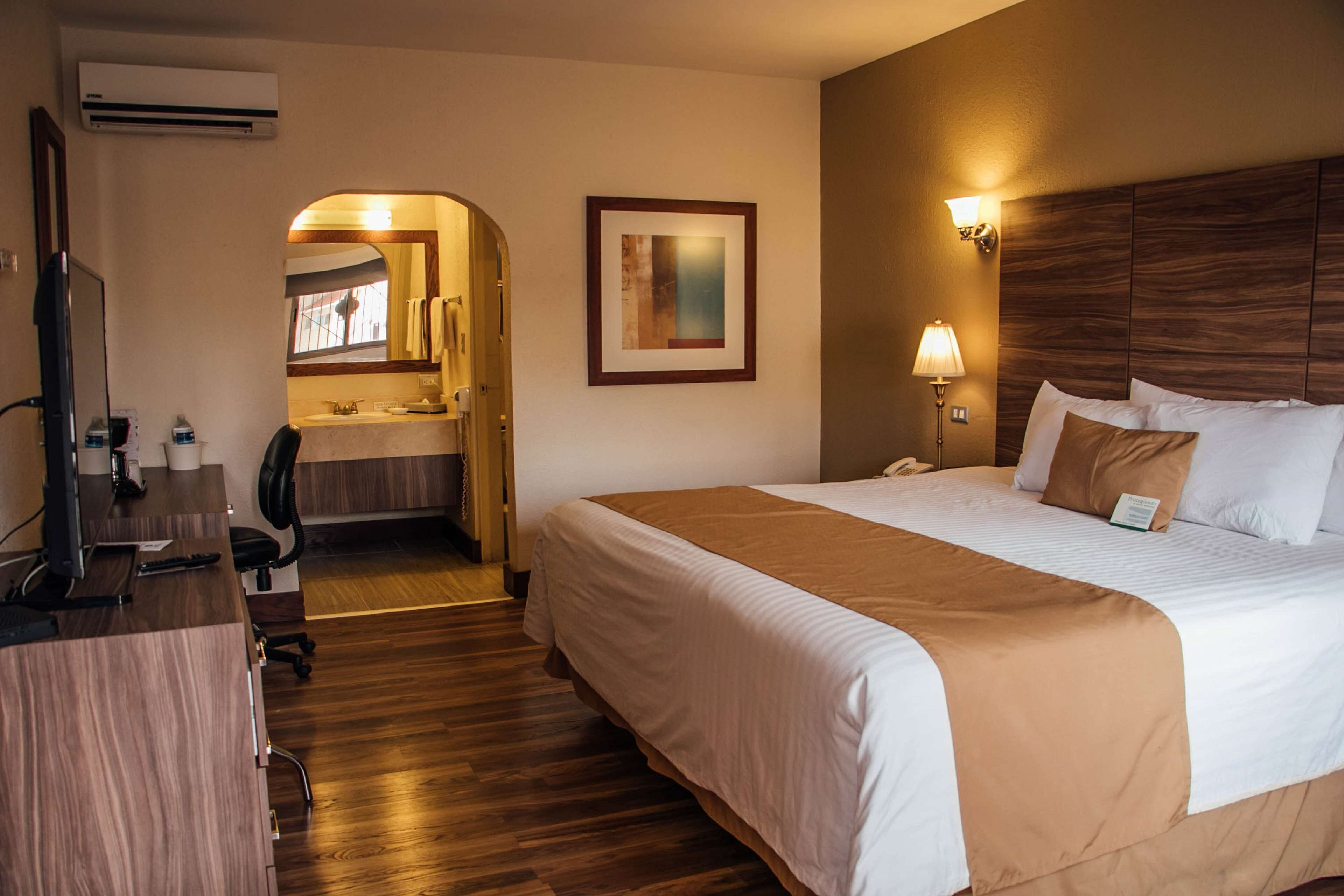 Premium bedding, pillowtop beds, in-room safe, desk