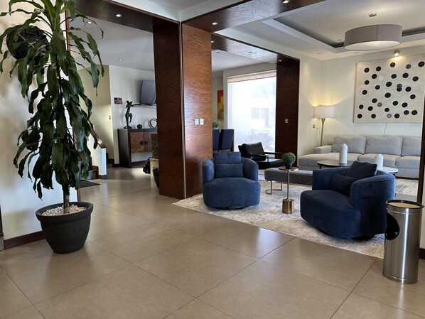 Lobby - Best Western Cumbres Inn Cd. Cuauhtémoc (Cuauhtemoc)