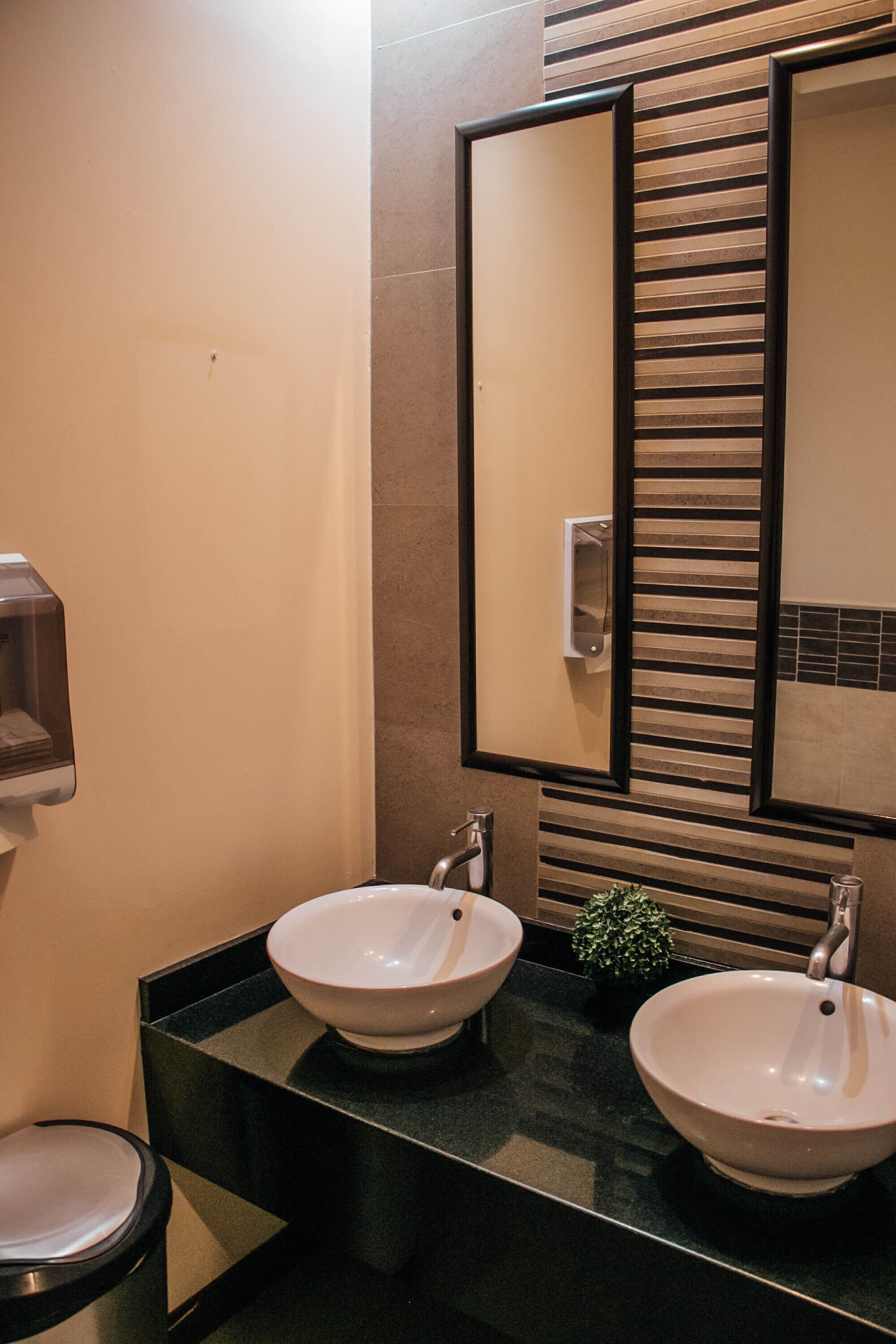 shower, rainfall showerhead, free toiletries, hair dryer