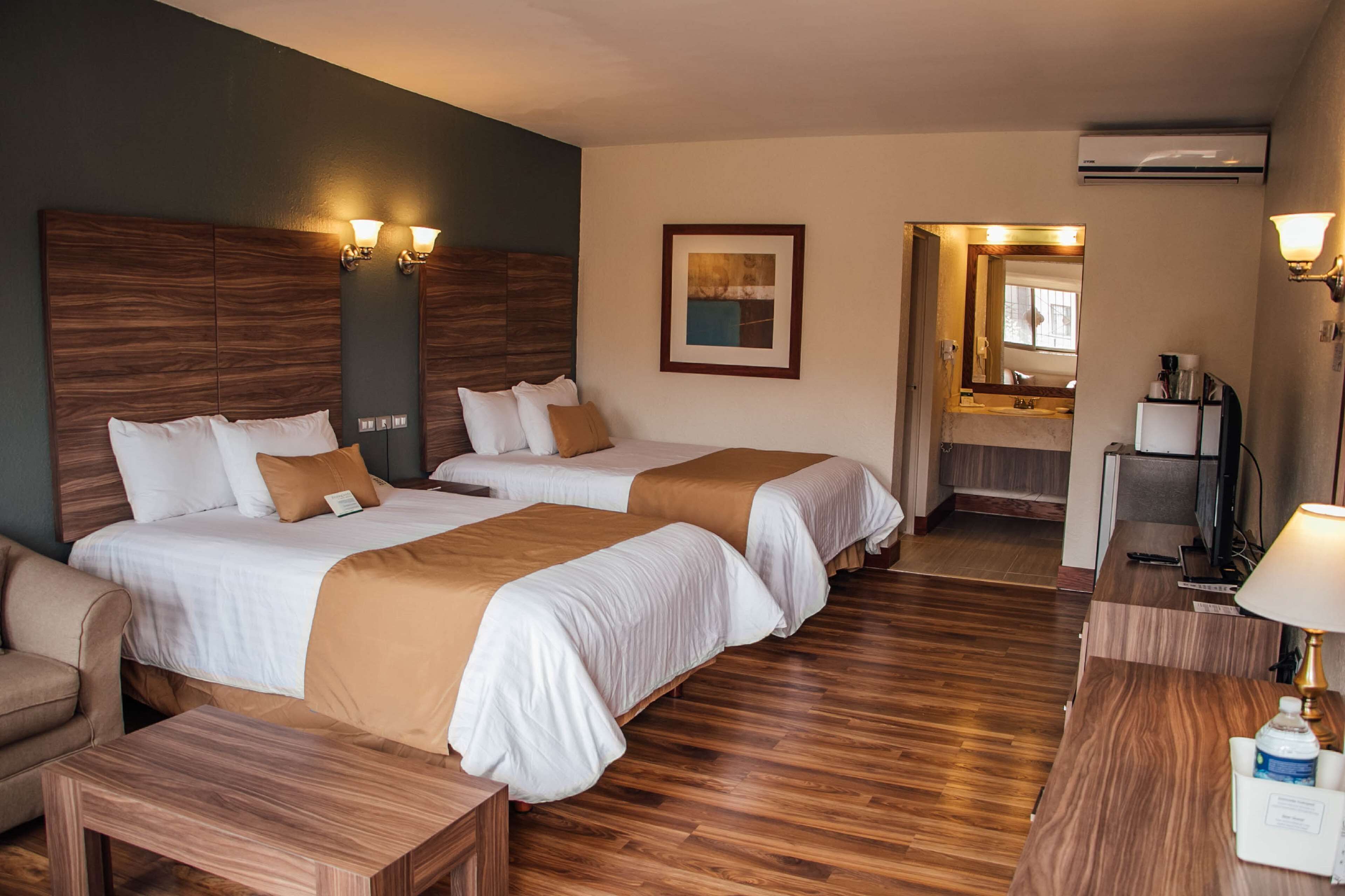 Premium bedding, pillowtop beds, in-room safe, desk