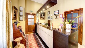 Lobby - Hotel Reginetta 2 (Bucharest)