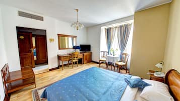 Pillowtop beds, minibar, individually furnished, desk